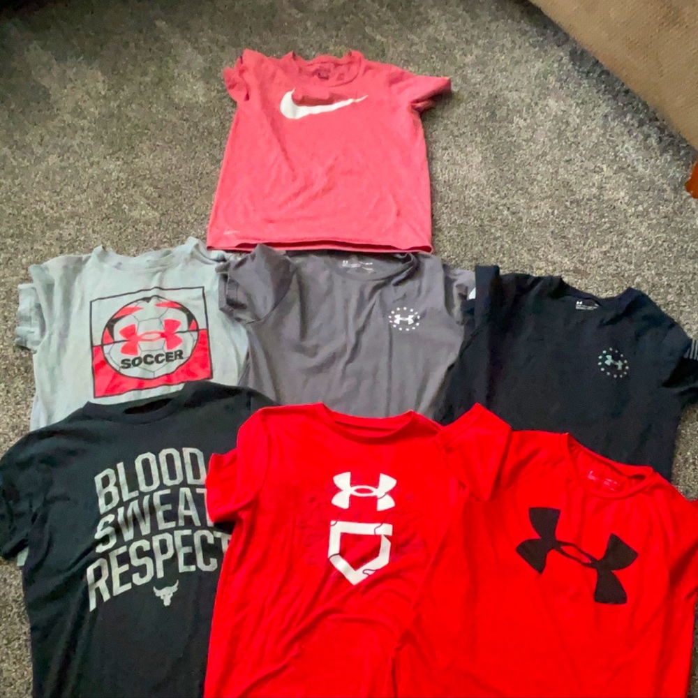 Youth medium Under Armour lot